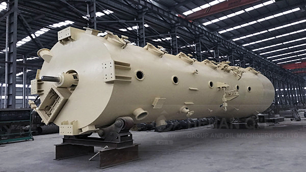 ensemble fabrication huile avec pressoir hydraulique à vis